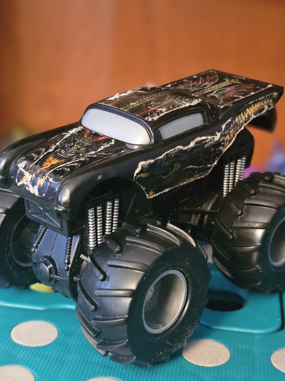 Monster Jam Dragon's Breath 1:43 Scale Rev'n'Roar Monster Truck